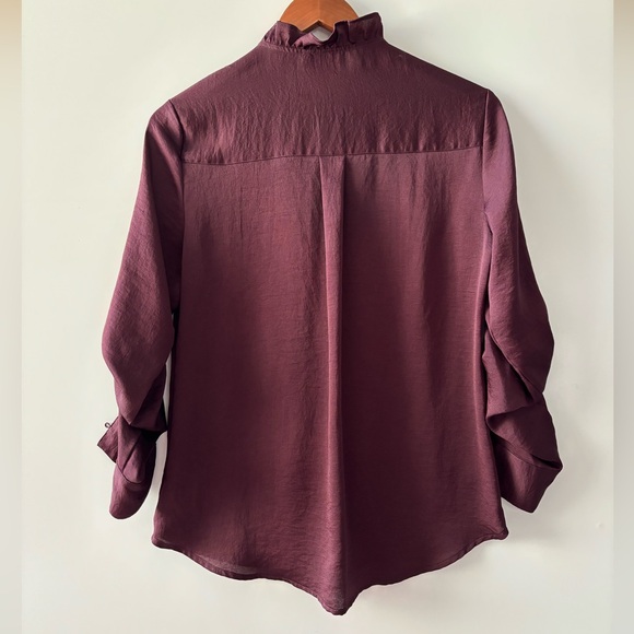 🟡Express Portofino Slim Fit Button Down Blouse - Picture 5 of 8